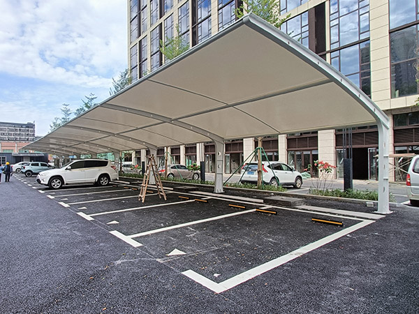 Mái che ô tô kết cấu màng